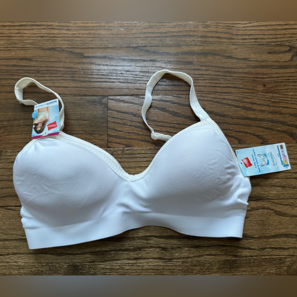 Hanes SmoothTec Wireless Bra Medium Nude Seamless T-Shirt Bra NWT